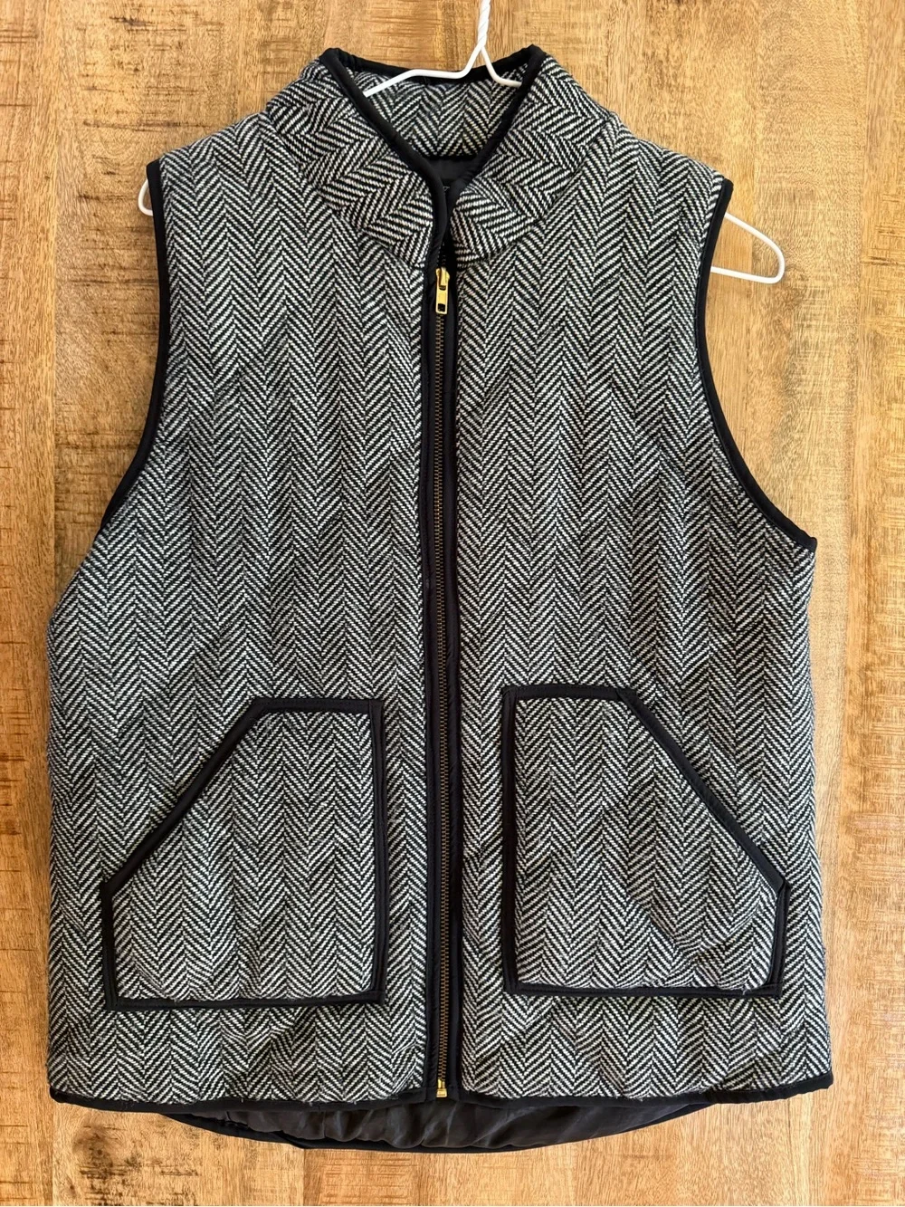 MEROKEETY Black White Herringbone Zip Front Vest Gold Tone Zipper Pockets